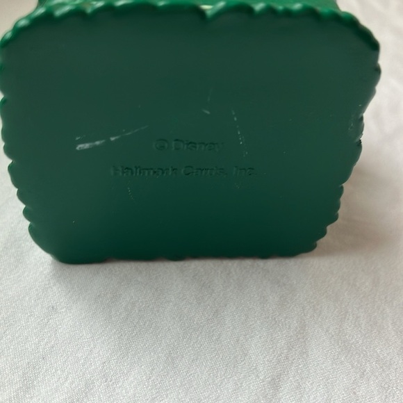 Hallmark: 1997 Waitin’ on Santa Winnie the Pooh Keepsake Ornament - Picture 2 of 9